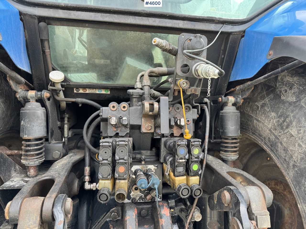 Tracteur agricole 2005 New Holland TM190 w/front loader: photos 7
