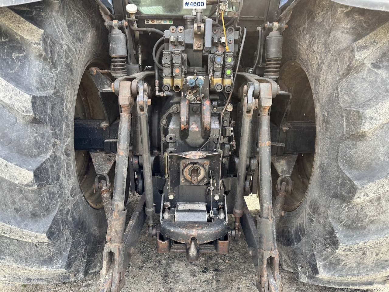 Tracteur agricole 2005 New Holland TM190 w/front loader: photos 6