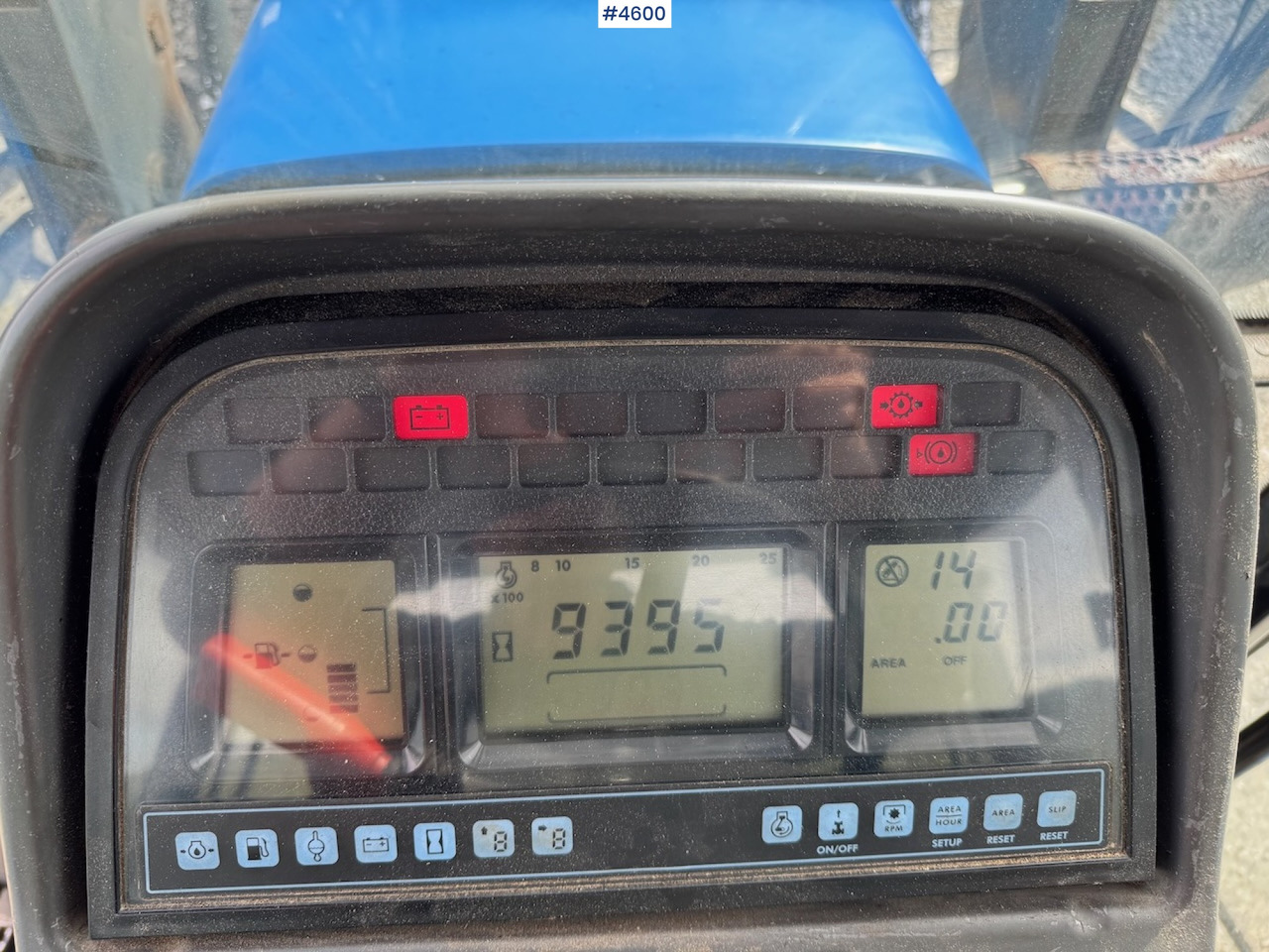 Tracteur agricole 2005 New Holland TM190 w/front loader: photos 16
