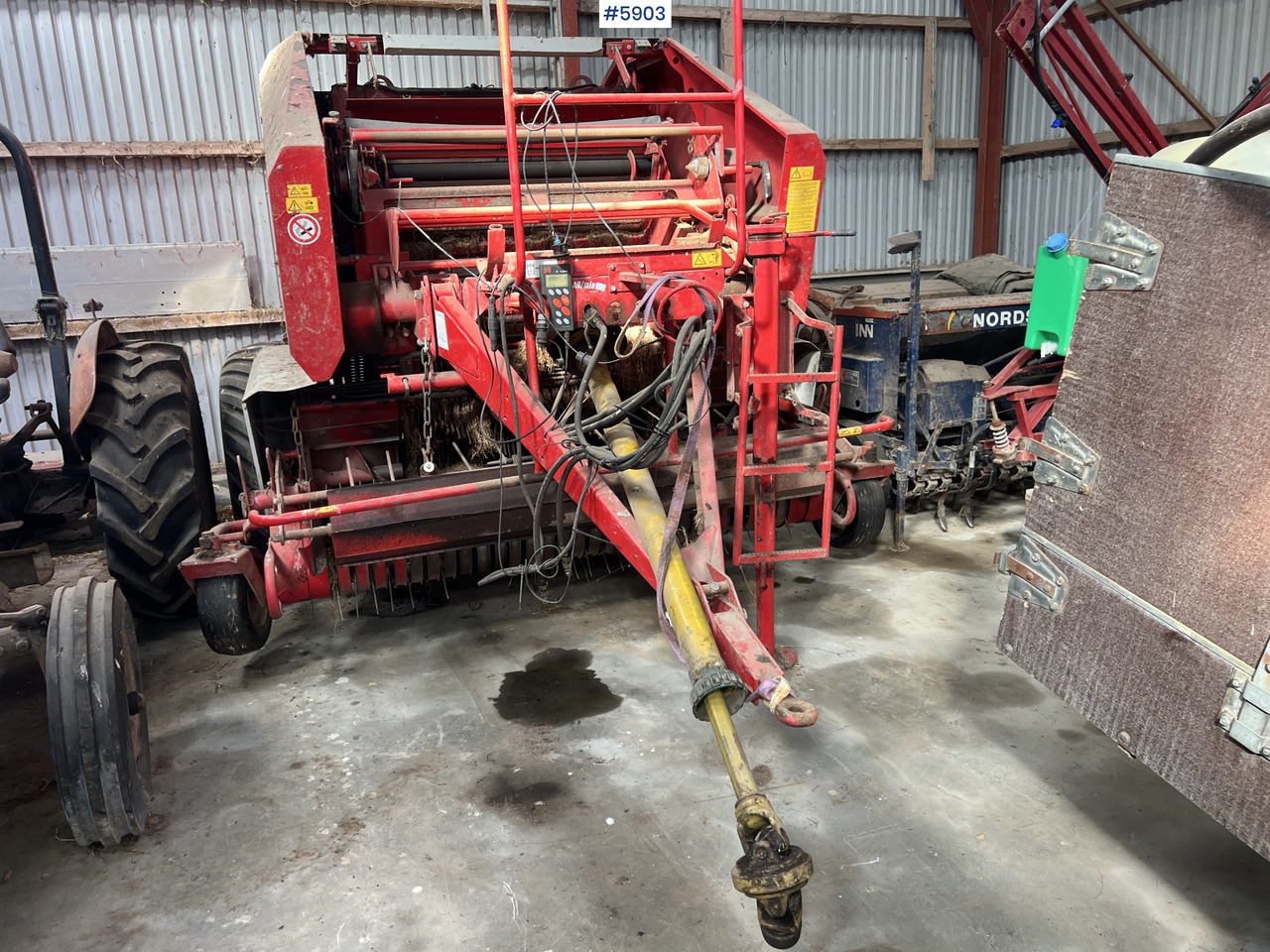 2005 Welger RP 235 press w/ net - Matériel de fenaison: photos 1 2005 Welger RP 235 press w/ net - Matériel de fenaison: photos 1