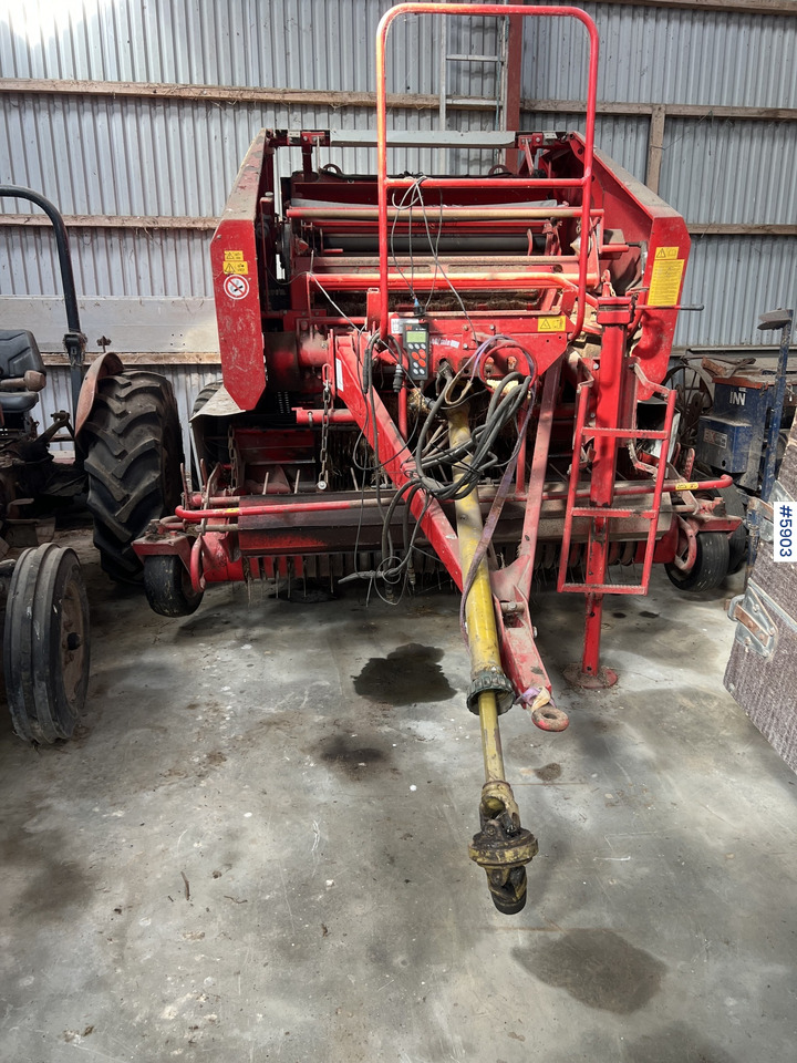 2005 Welger RP 235 press w/ net - Matériel de fenaison: photos 2 2005 Welger RP 235 press w/ net - Matériel de fenaison: photos 2