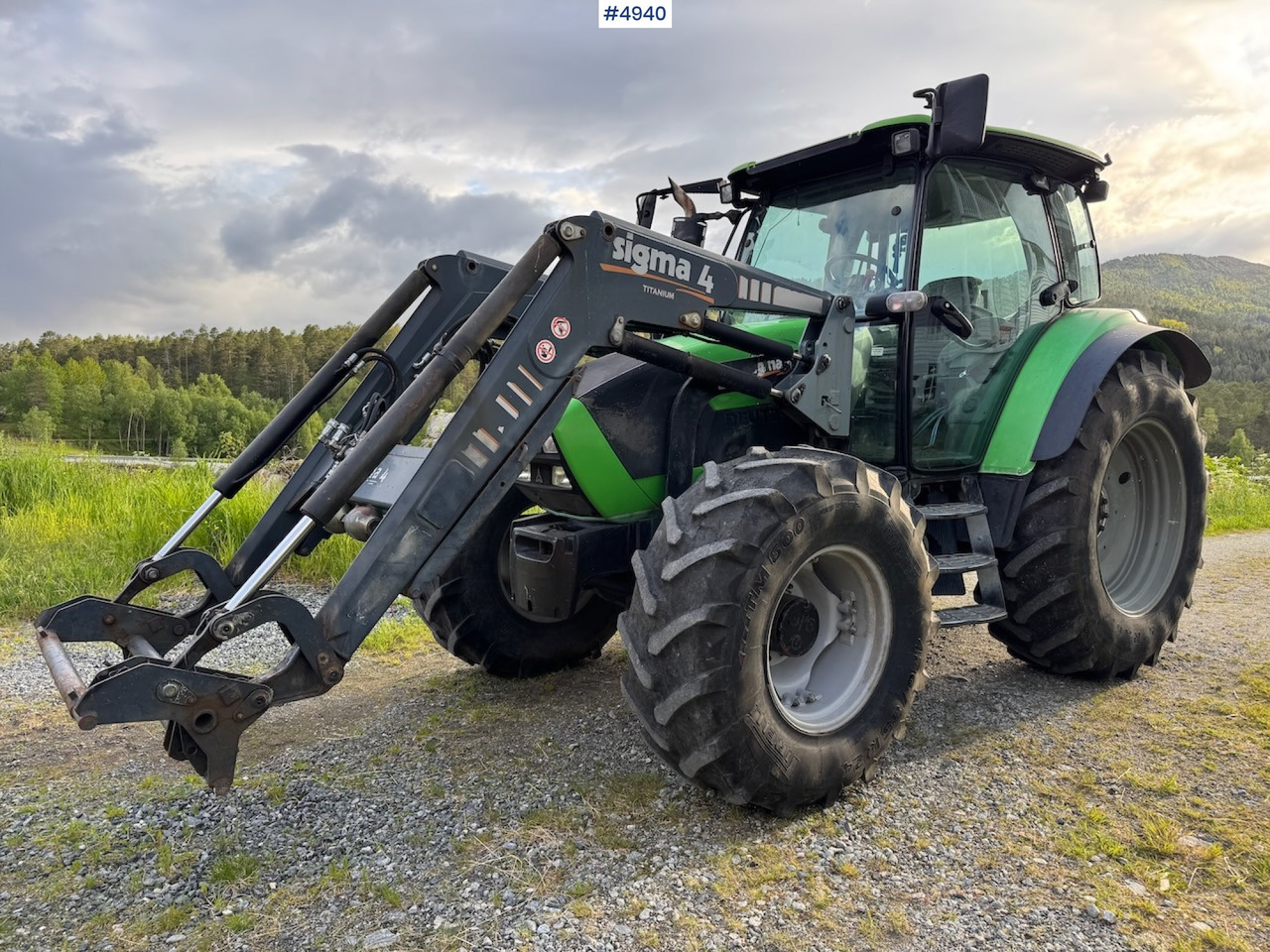 2006 Deutz-Fahr Agrotron K90 w/front loader. - Tracteur agricole: photos 1 2006 Deutz-Fahr Agrotron K90 w/front loader. - Tracteur agricole: photos 1