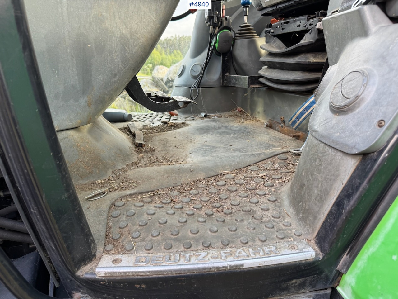 Tracteur agricole 2006 Deutz-Fahr Agrotron K90 w/front loader.: photos 12