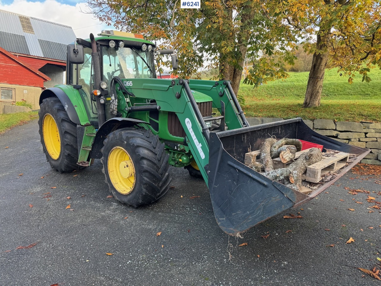 2007 John Deere 6530 w/ AutoPower and front loader. - Tracteur agricole: photos 1 2007 John Deere 6530 w/ AutoPower and front loader. - Tracteur agricole: photos 1