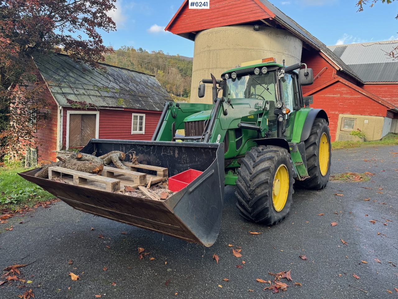 2007 John Deere 6530 w/ AutoPower and front loader. - Tracteur agricole: photos 2 2007 John Deere 6530 w/ AutoPower and front loader. - Tracteur agricole: photos 2