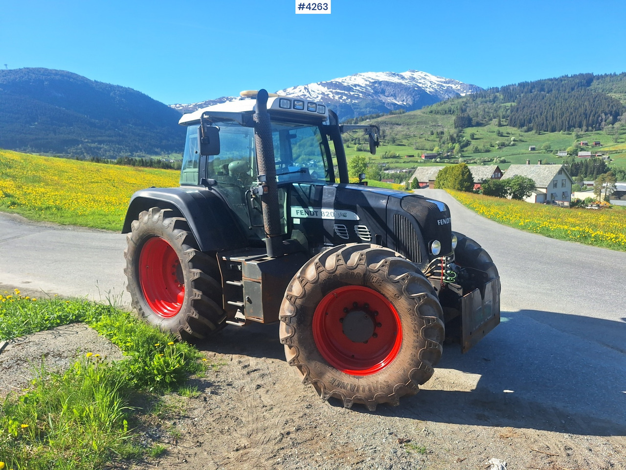2011 Fent 820 Vario TMS w/ plow plate - Tracteur agricole: photos 1 2011 Fent 820 Vario TMS w/ plow plate - Tracteur agricole: photos 1