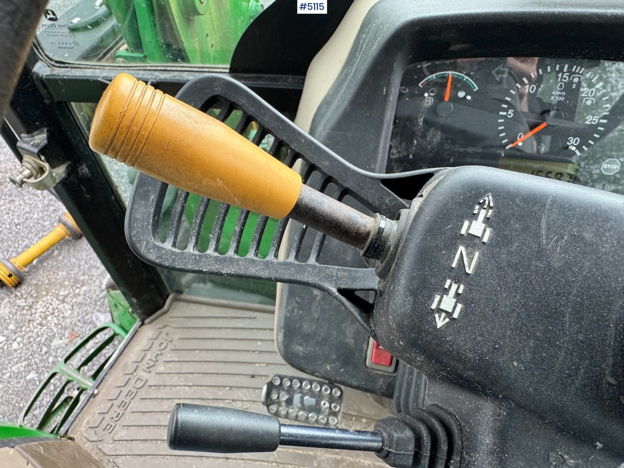 Tracteur agricole 2011 John Deere 5080 M m/frontlaster. Lite timer!: photos 31