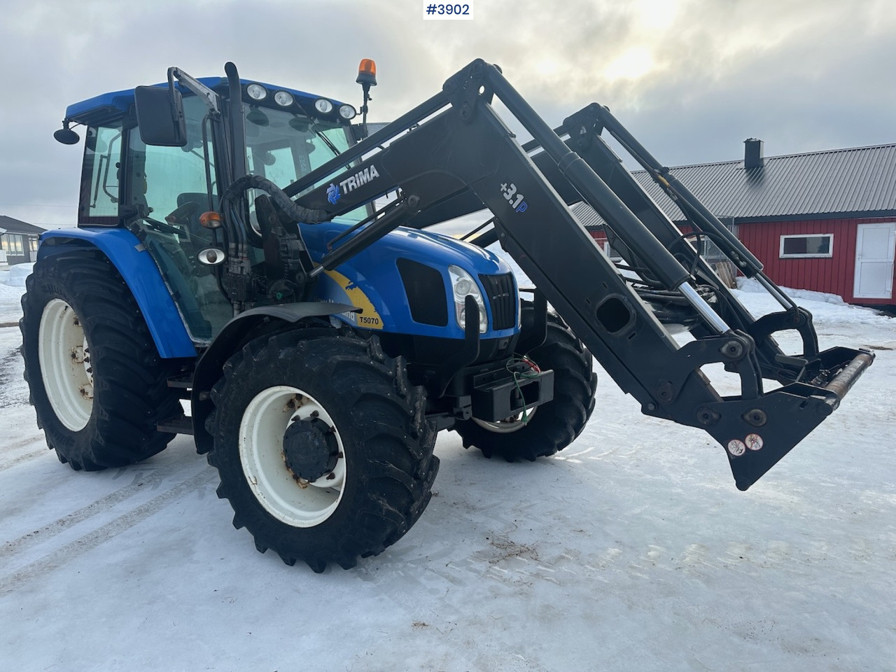 2011 New Holland T5070 4x4 m/ frontlaster - Tracteur agricole: photos 2 2011 New Holland T5070 4x4 m/ frontlaster - Tracteur agricole: photos 2