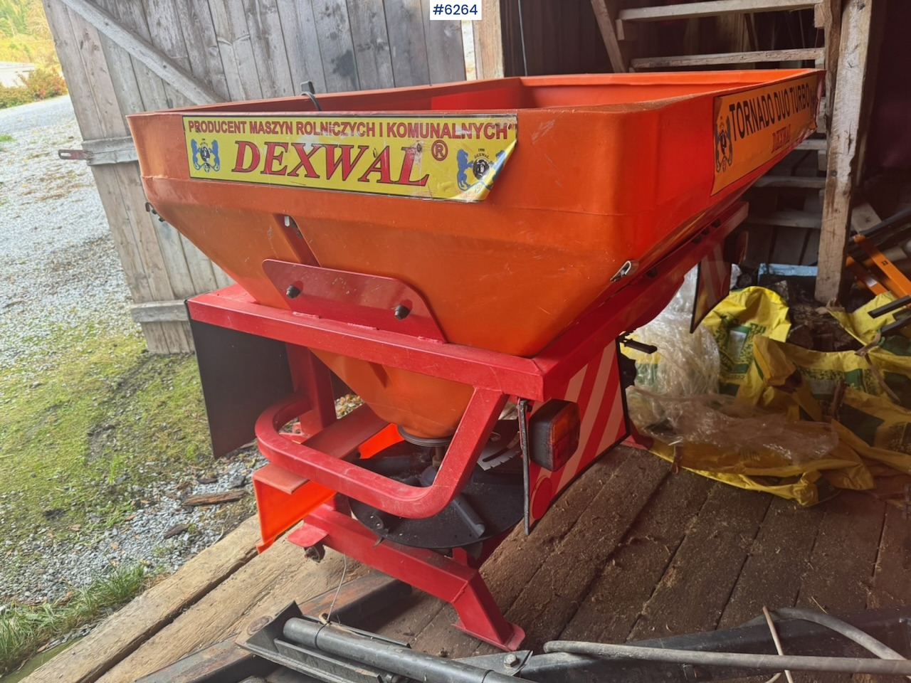2015 Dexwal Tornado fertilizer spreader - Distributeur d'engrais: photos 3 2015 Dexwal Tornado fertilizer spreader - Distributeur d'engrais: photos 3