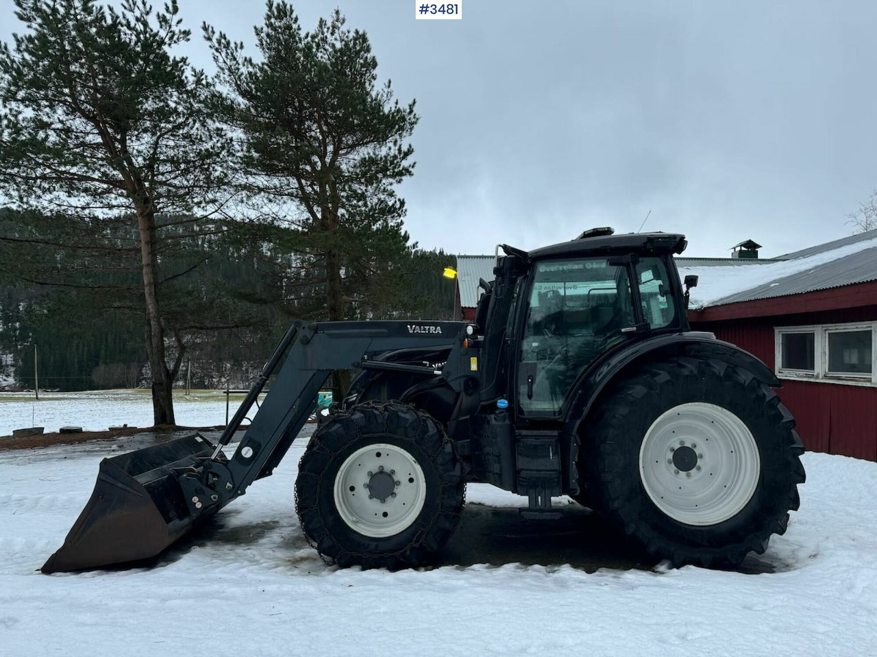 2015 Valtra N174D w/ Front loader - Tracteur agricole: photos 2 2015 Valtra N174D w/ Front loader - Tracteur agricole: photos 2