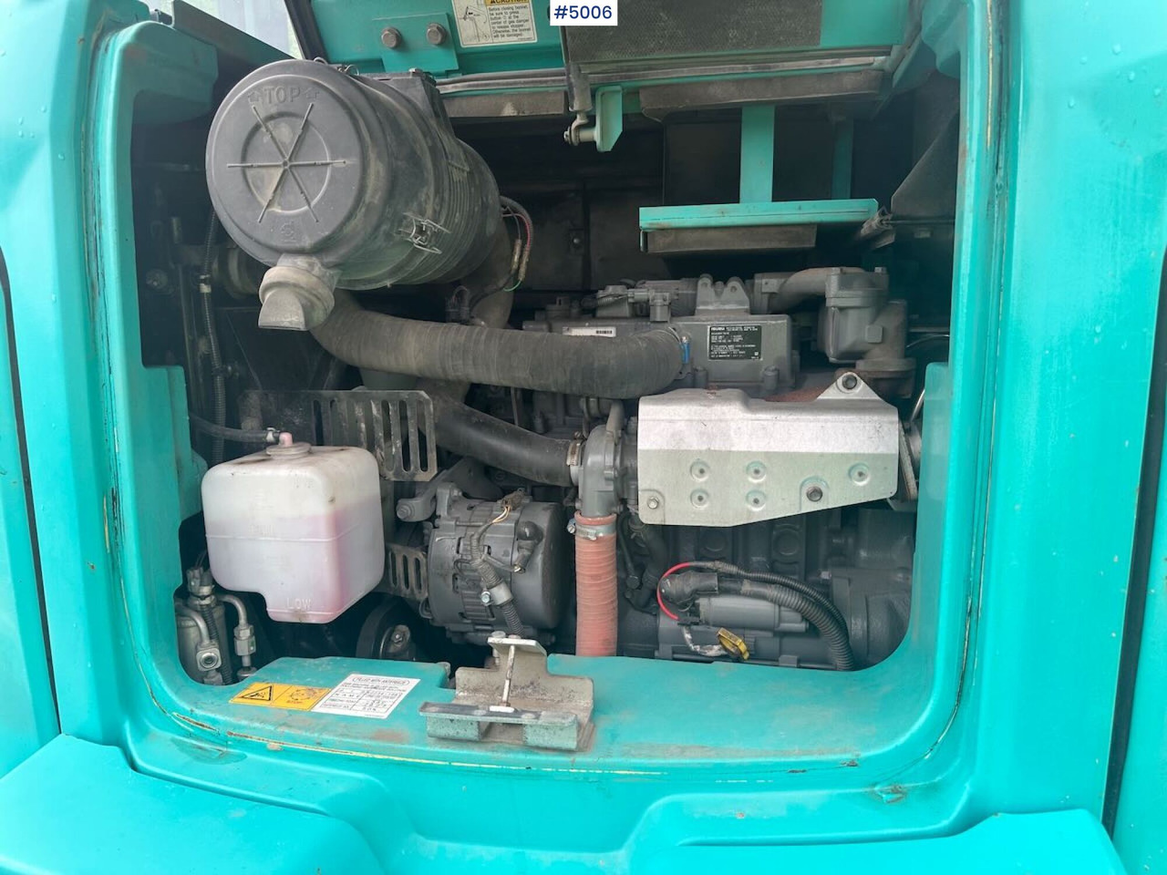 Pelle 2016 Kobelco SK75SR-3E excavator w/ 2 buckets, rototilt and factory new engine: photos 27
