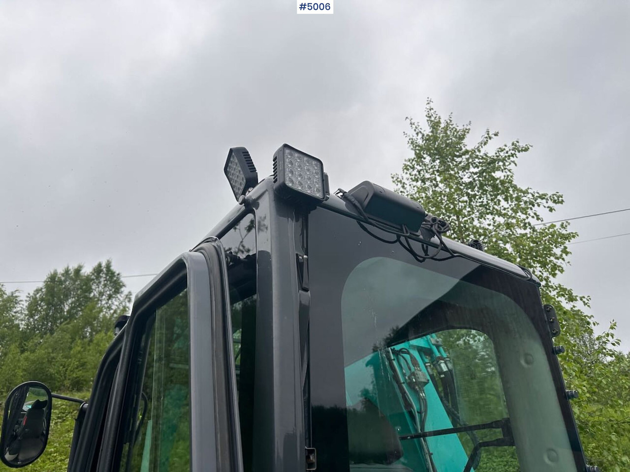 Pelle 2016 Kobelco SK75SR-3E excavator w/ 2 buckets, rototilt and factory new engine: photos 13