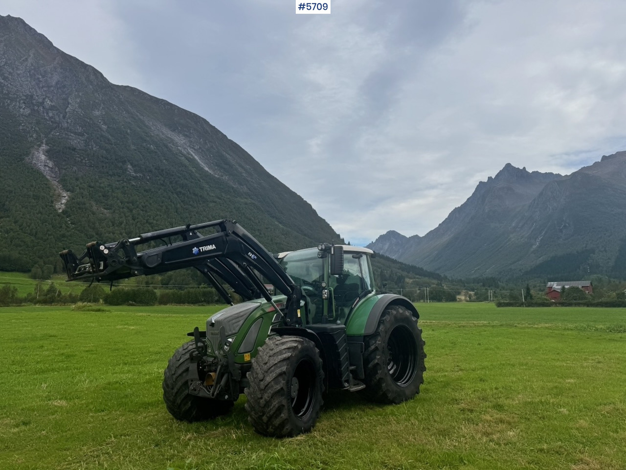 2017 Fendt 724 Vario w/ GPS, Front PTO, Loader and hydraulics. - Tracteur agricole: photos 1 2017 Fendt 724 Vario w/ GPS, Front PTO, Loader and hydraulics. - Tracteur agricole: photos 1