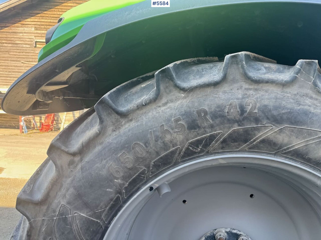 Tracteur agricole 2020 Deutz-Fahr 6215 Agrotron w/ front loader & 2 sets of tires: photos 11 Tracteur agricole 2020 Deutz-Fahr 6215 Agrotron w/ front loader & 2 sets of tires: photos 11