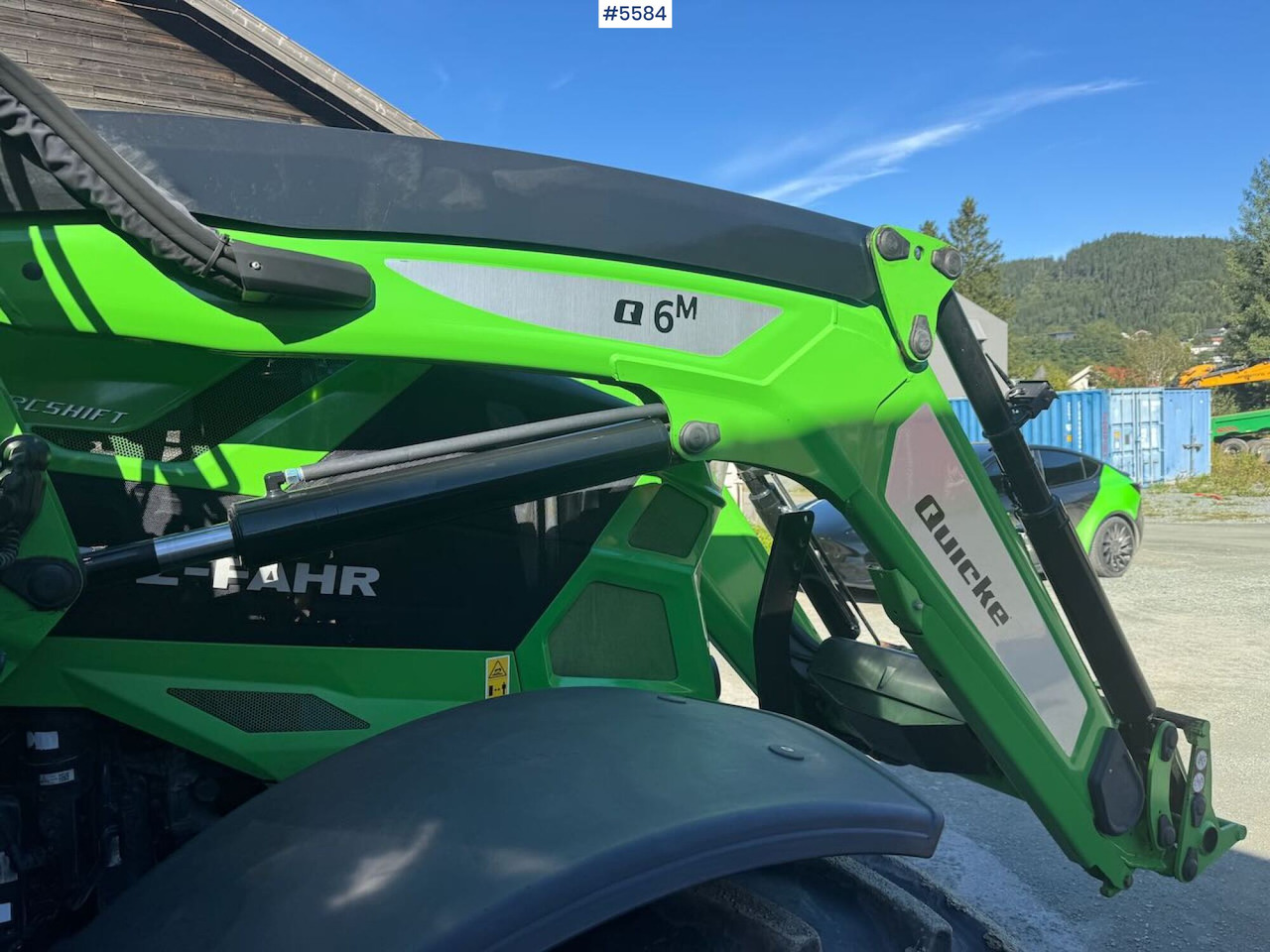 Tracteur agricole 2020 Deutz-Fahr 6215 Agrotron w/ front loader & 2 sets of tires: photos 15 Tracteur agricole 2020 Deutz-Fahr 6215 Agrotron w/ front loader & 2 sets of tires: photos 15