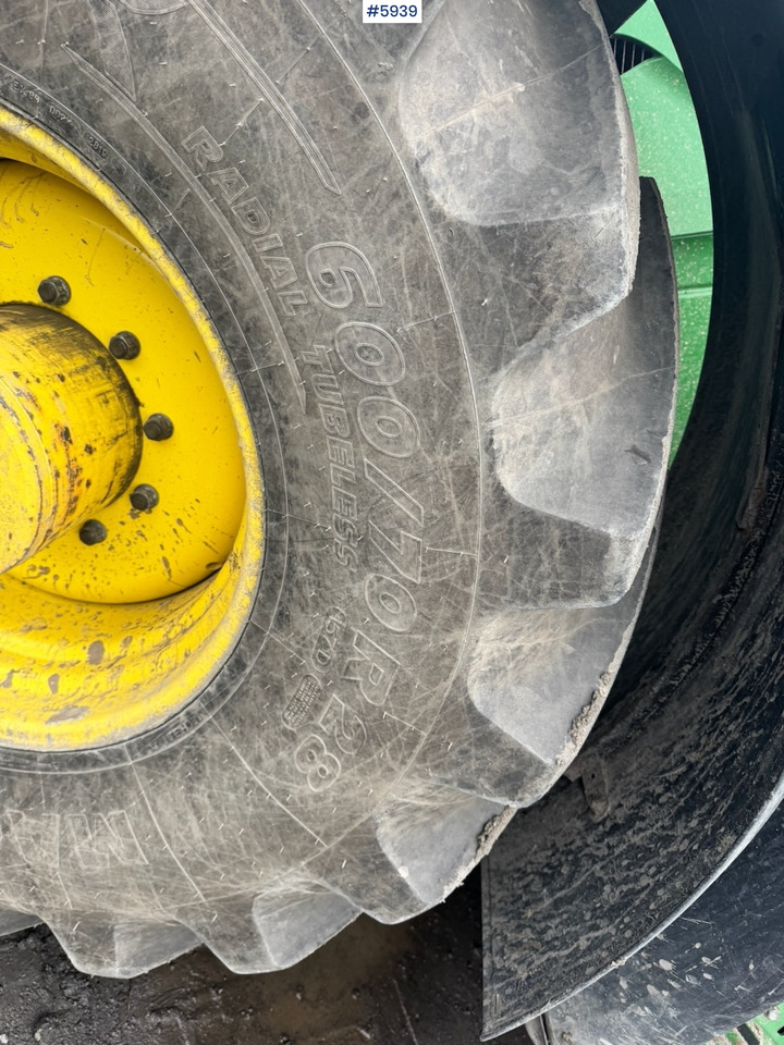 Tracteur agricole 2020 John Deere 6215R w/ Front PTO and hydraulics. 2 sets of tires.: photos 13 Tracteur agricole 2020 John Deere 6215R w/ Front PTO and hydraulics. 2 sets of tires.: photos 13