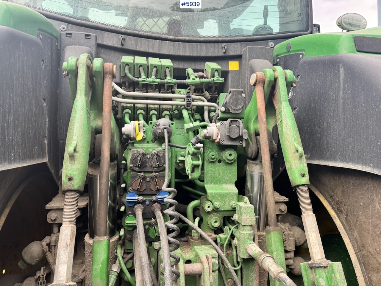 Tracteur agricole 2020 John Deere 6215R w/ Front PTO and hydraulics. 2 sets of tires.: photos 16 Tracteur agricole 2020 John Deere 6215R w/ Front PTO and hydraulics. 2 sets of tires.: photos 16