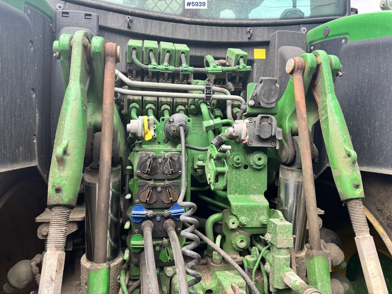 Tracteur agricole 2020 John Deere 6215R w/ Front PTO and hydraulics. 2 sets of tires.: photos 20 Tracteur agricole 2020 John Deere 6215R w/ Front PTO and hydraulics. 2 sets of tires.: photos 20