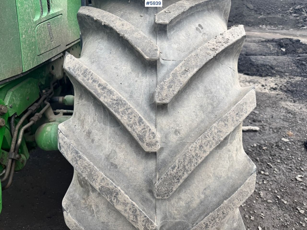 Tracteur agricole 2020 John Deere 6215R w/ Front PTO and hydraulics. 2 sets of tires.: photos 12 Tracteur agricole 2020 John Deere 6215R w/ Front PTO and hydraulics. 2 sets of tires.: photos 12