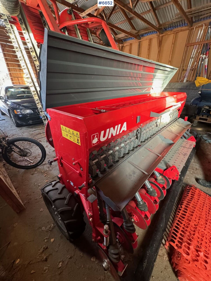 2020 Unia Poznaniak 420/3D Seeder - Semoir: photos 4 2020 Unia Poznaniak 420/3D Seeder - Semoir: photos 4