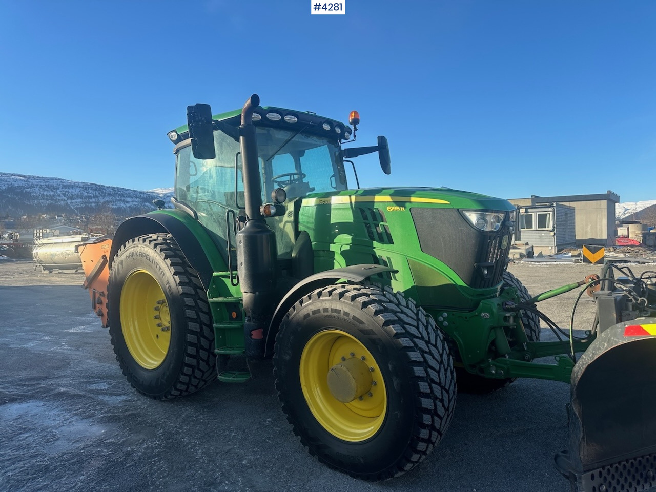 2021 John Deere 6195R 4x4 Tractor with summer and winter tires - Tracteur agricole: photos 1 2021 John Deere 6195R 4x4 Tractor with summer and winter tires - Tracteur agricole: photos 1