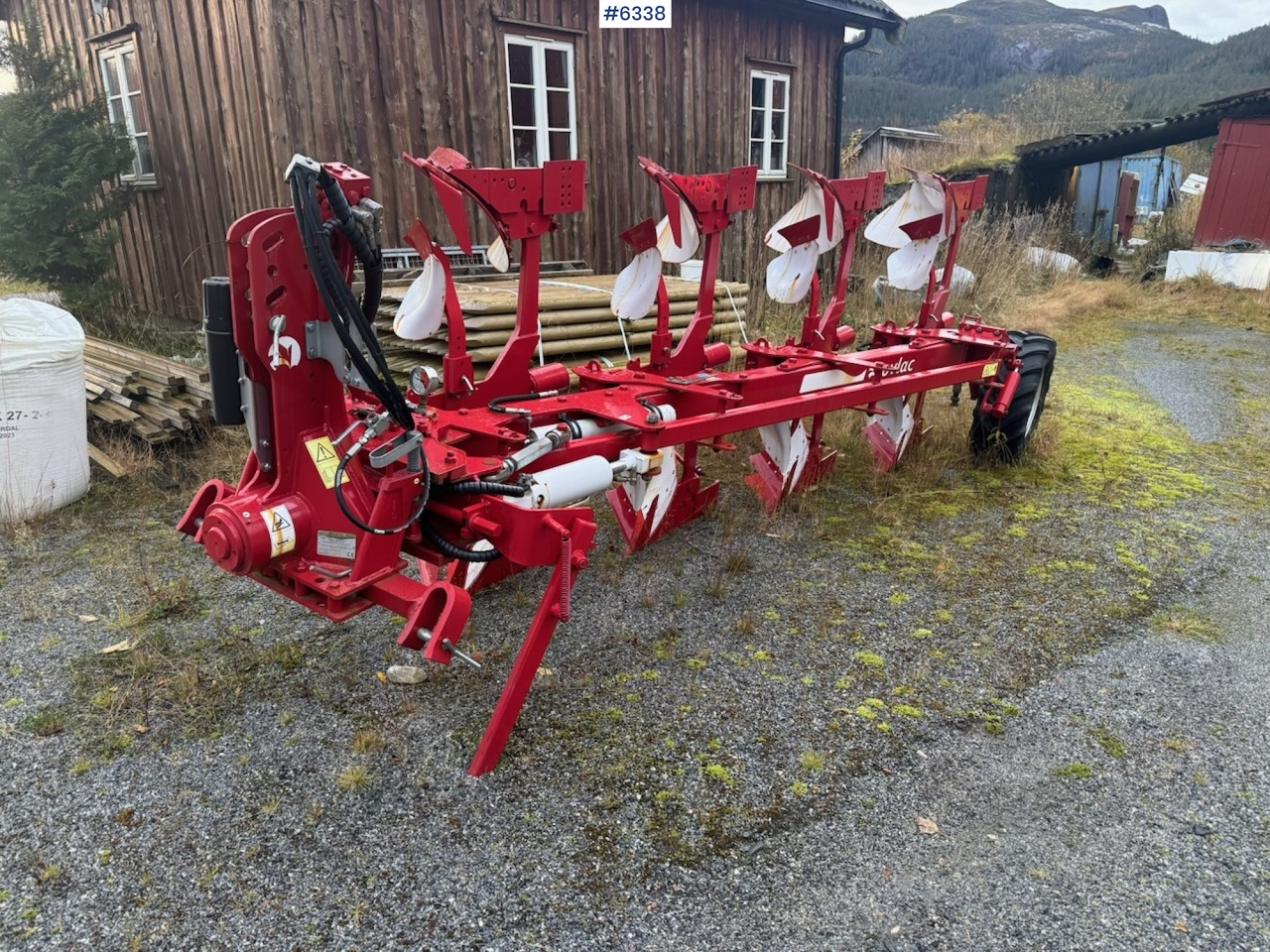 2021 Ovlac 4-furrow reversible plough - Outils du sol: photos 1 2021 Ovlac 4-furrow reversible plough - Outils du sol: photos 1