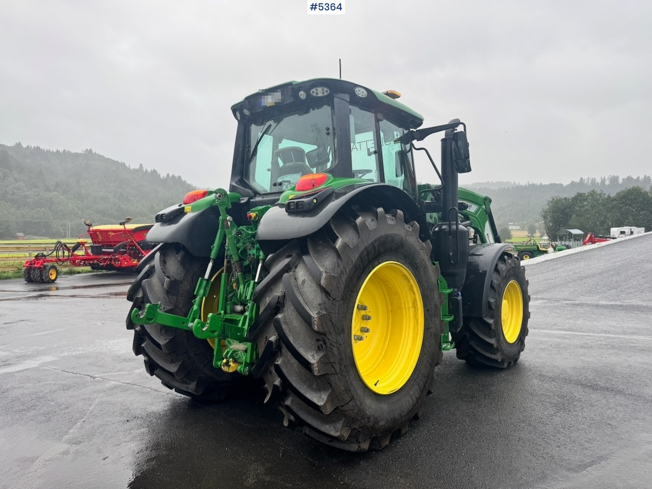 2024 John Deere 6155M w/ Front Loader. 240 hours! - Tracteur agricole: photos 4 2024 John Deere 6155M w/ Front Loader. 240 hours! - Tracteur agricole: photos 4