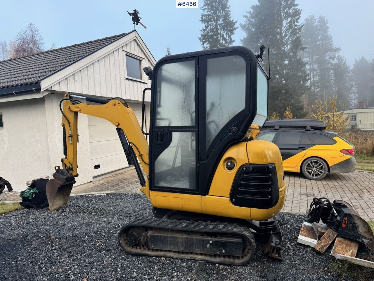 Approx. 2004 CAT 301.8 Mini excavator w/ 4 buckets and grapple. - Pelle: photos 5 Approx. 2004 CAT 301.8 Mini excavator w/ 4 buckets and grapple. - Pelle: photos 5