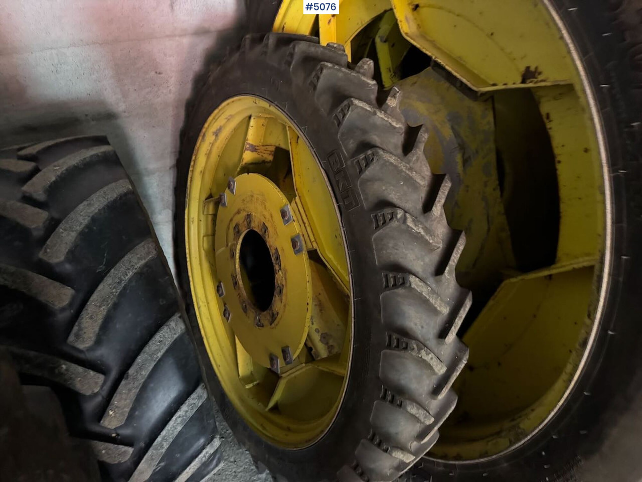 Sprayer Wheels (used on a John Deere 6830) - crédit-bail Sprayer Wheels (used on a John Deere 6830): photos 6