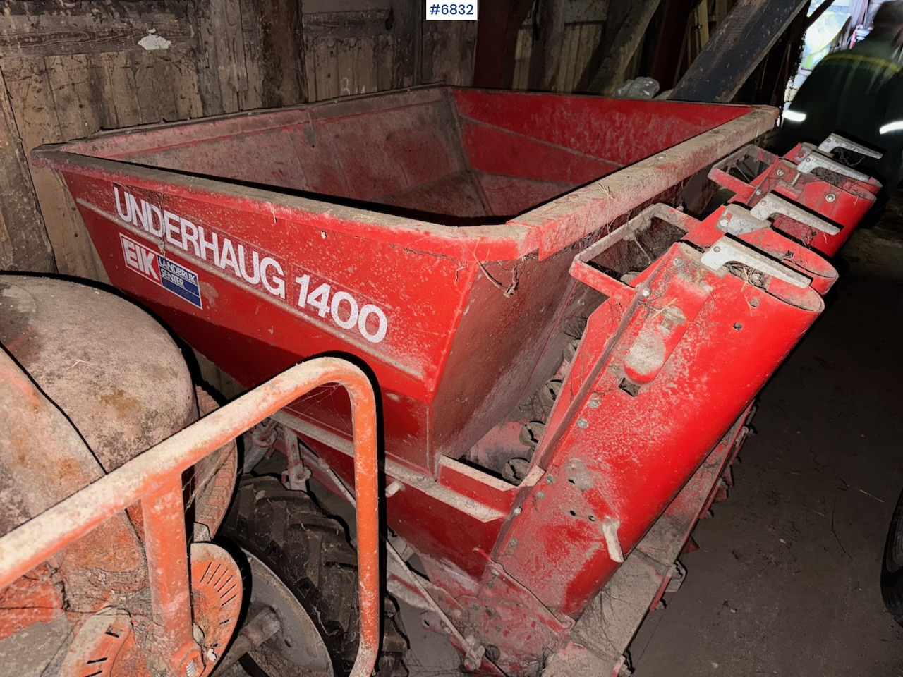 Underhaug 1400 Potato Setter - Outils du sol: photos 1 Underhaug 1400 Potato Setter - Outils du sol: photos 1