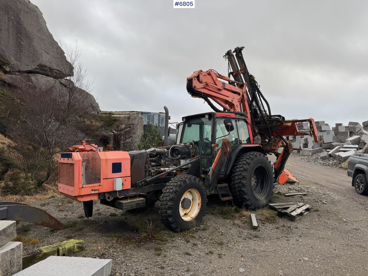 Valtra 8150 m/ Tamrock Trimmer 200 PB. - Tracteur agricole: photos 5 Valtra 8150 m/ Tamrock Trimmer 200 PB. - Tracteur agricole: photos 5