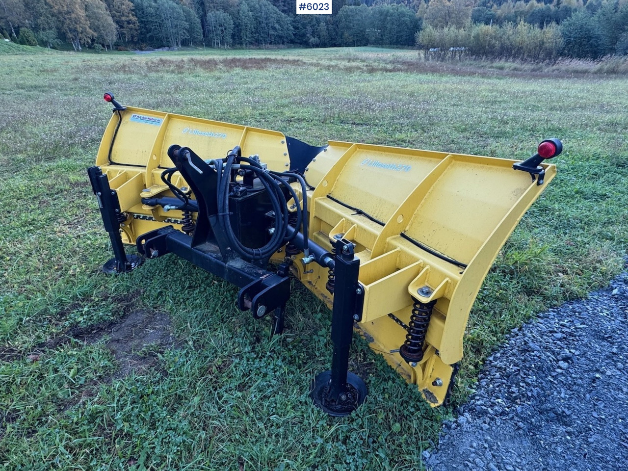 Lilleseth V-plow 270 w/ 3rd and 4th function! - Véhicule de voirie/ Spécial: photos 4 Lilleseth V-plow 270 w/ 3rd and 4th function! - Véhicule de voirie/ Spécial: photos 4