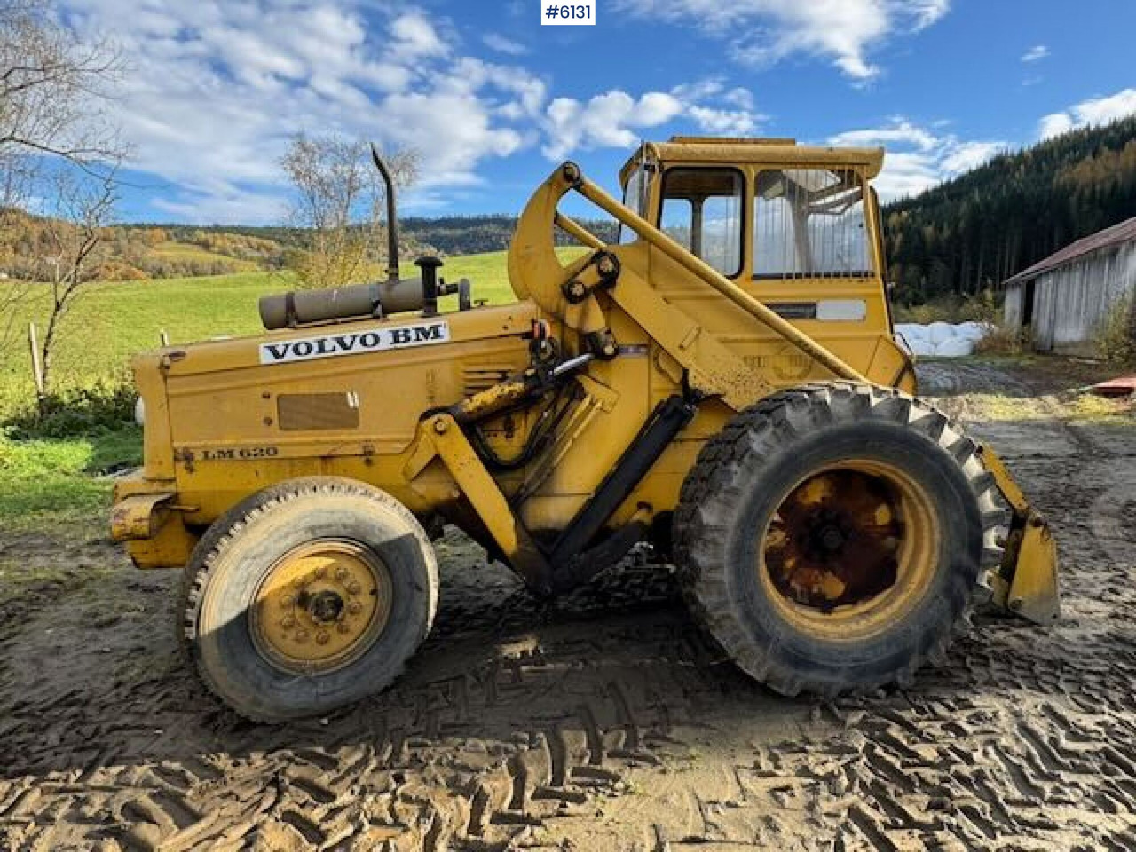 Volvo BM LM 620 rear loader with pallet forks and bucket. WATCH VIDEO! - Valet de ferme: photos 1 Volvo BM LM 620 rear loader with pallet forks and bucket. WATCH VIDEO! - Valet de ferme: photos 1