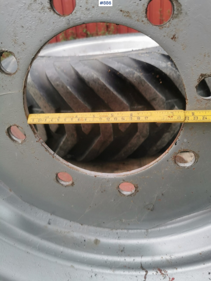 Roue complète pour Machine agricole Wheel set on Deutz-Fahr 3.60: photos 14 Roue complète pour Machine agricole Wheel set on Deutz-Fahr 3.60: photos 14