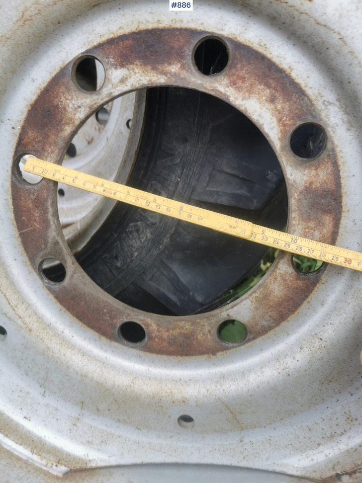 Roue complète pour Machine agricole Wheel set on Deutz-Fahr 3.60: photos 11 Roue complète pour Machine agricole Wheel set on Deutz-Fahr 3.60: photos 11