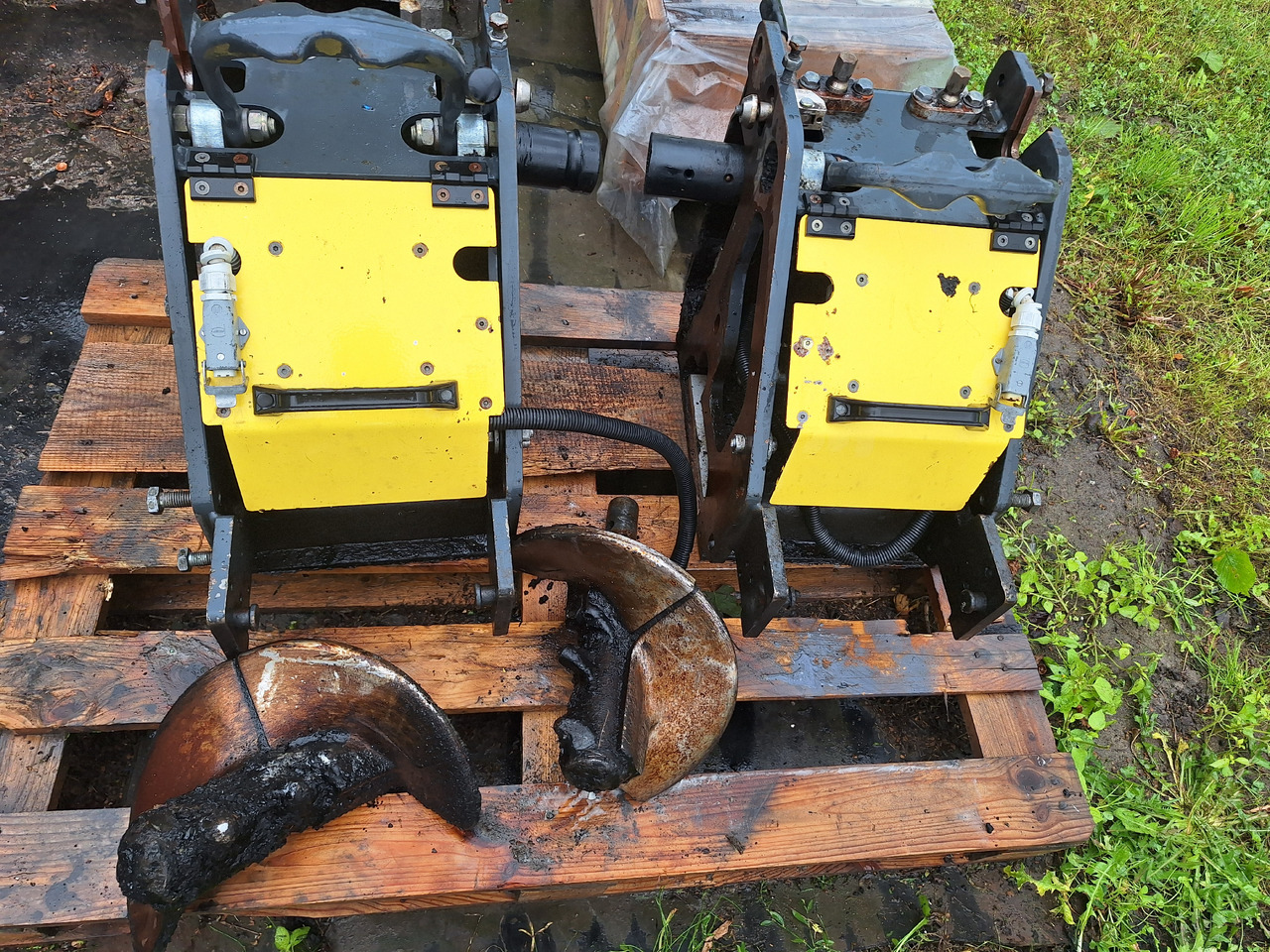 Finisseur Bomag Bf 300C-3: photos 16
