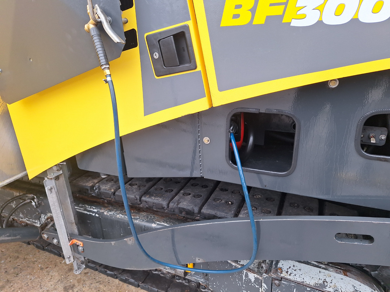 Finisseur Bomag Bf 300C-3: photos 7