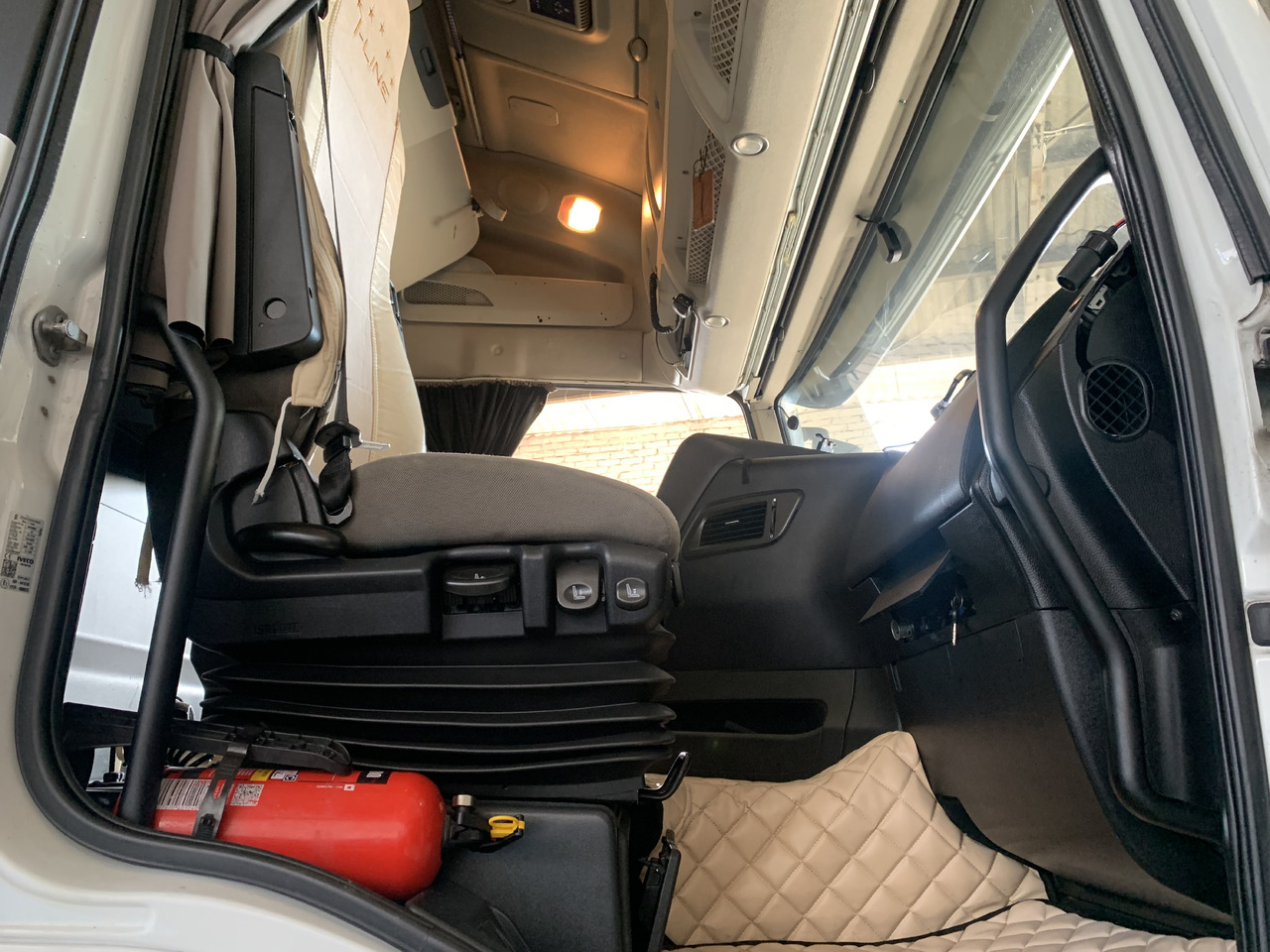Tracteur routier Iveco Stralis 510 AS440STX/P 6X2 2018 Salon Polska: photos 16