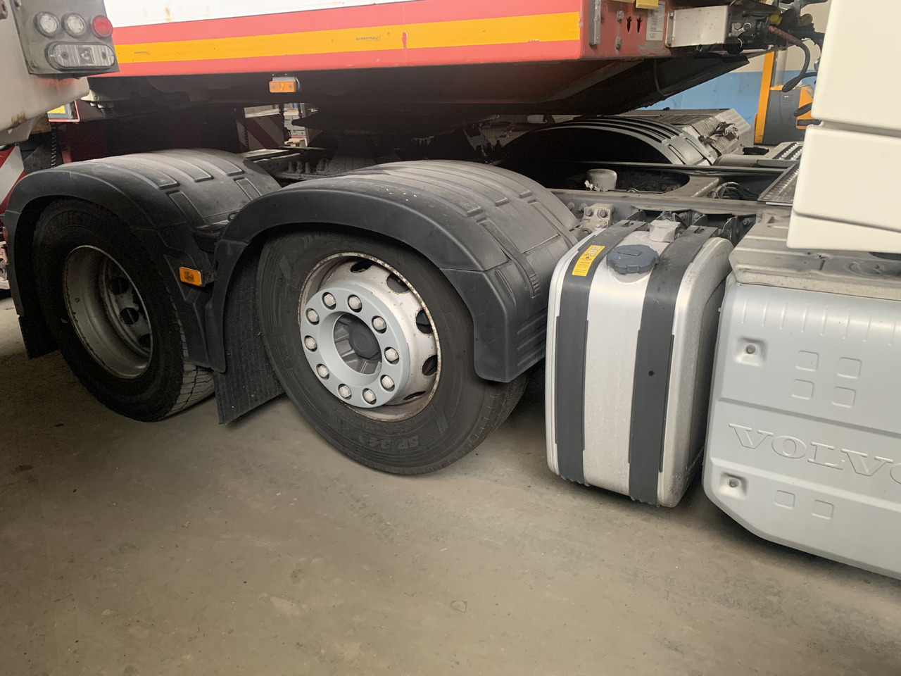 VOLVO VOLVO FH 6x2 500 Euro VI, salon Polska, ASO - Tracteur routier: photos 3 VOLVO VOLVO FH 6x2 500 Euro VI, salon Polska, ASO - Tracteur routier: photos 3