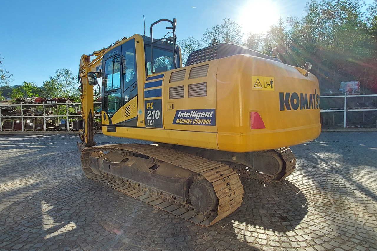 Komatsu PC210LCi-10 - Pelle sur chenille: photos 2 Komatsu PC210LCi-10 - Pelle sur chenille: photos 2