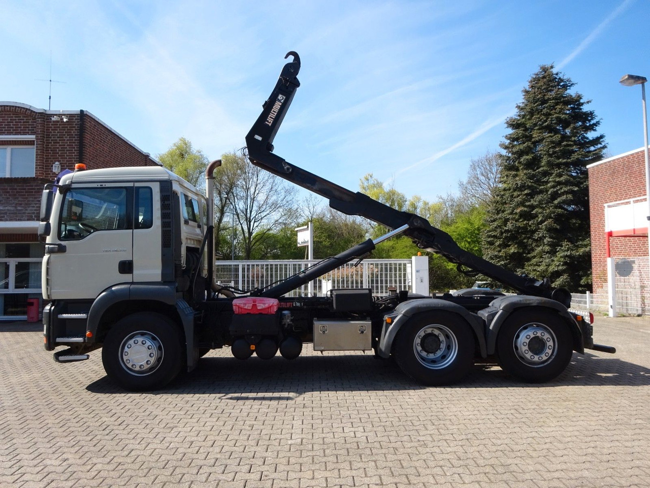 MAN 26.310 TGA Knickbarer Haken mit Lift+Lenkachse - Camion ampliroll: photos 3 MAN 26.310 TGA Knickbarer Haken mit Lift+Lenkachse - Camion ampliroll: photos 3