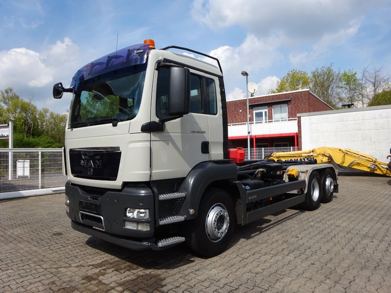 MAN 26.320 Multilift Abroller mit Lift+Lenkachse - Camion ampliroll: photos 2 MAN 26.320 Multilift Abroller mit Lift+Lenkachse - Camion ampliroll: photos 2
