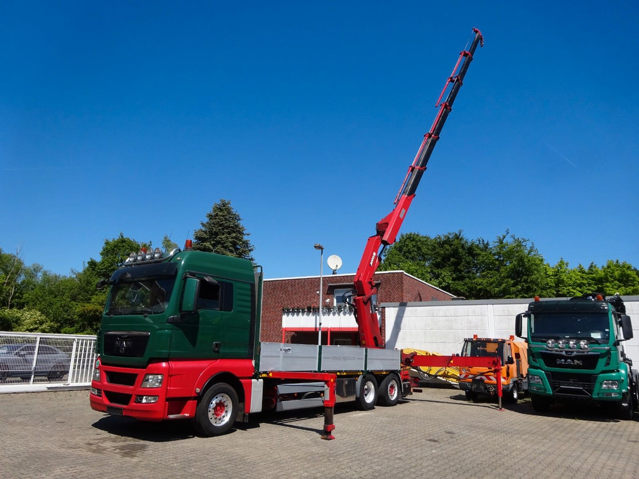 MAN 26.480 TGX + MKG HLK531 Kran +Lift-Lenkachse - Camion plateau, Camion grue: photos 4 MAN 26.480 TGX + MKG HLK531 Kran +Lift-Lenkachse - Camion plateau, Camion grue: photos 4
