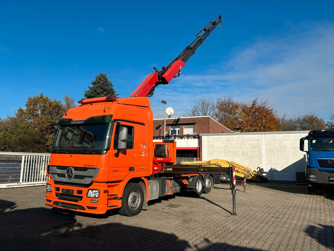 Mercedes-Benz 2541 Actros Plattform + FASSI Kran 6X2 - Camion grue: photos 3 Mercedes-Benz 2541 Actros Plattform + FASSI Kran 6X2 - Camion grue: photos 3