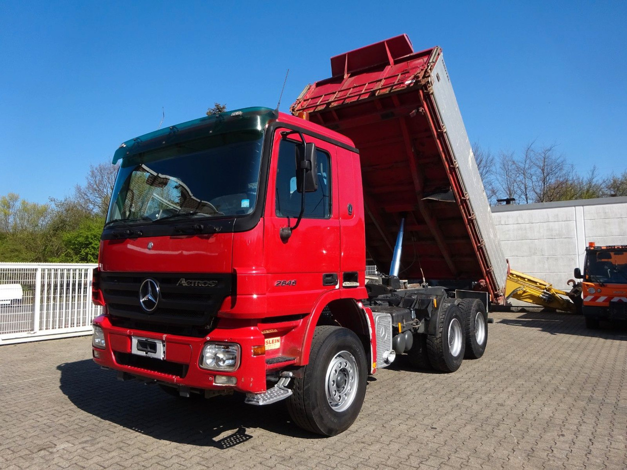Mercedes-Benz 2646 Actros 3Seitenkipper 6x4 - Camion benne: photos 1 Mercedes-Benz 2646 Actros 3Seitenkipper 6x4 - Camion benne: photos 1