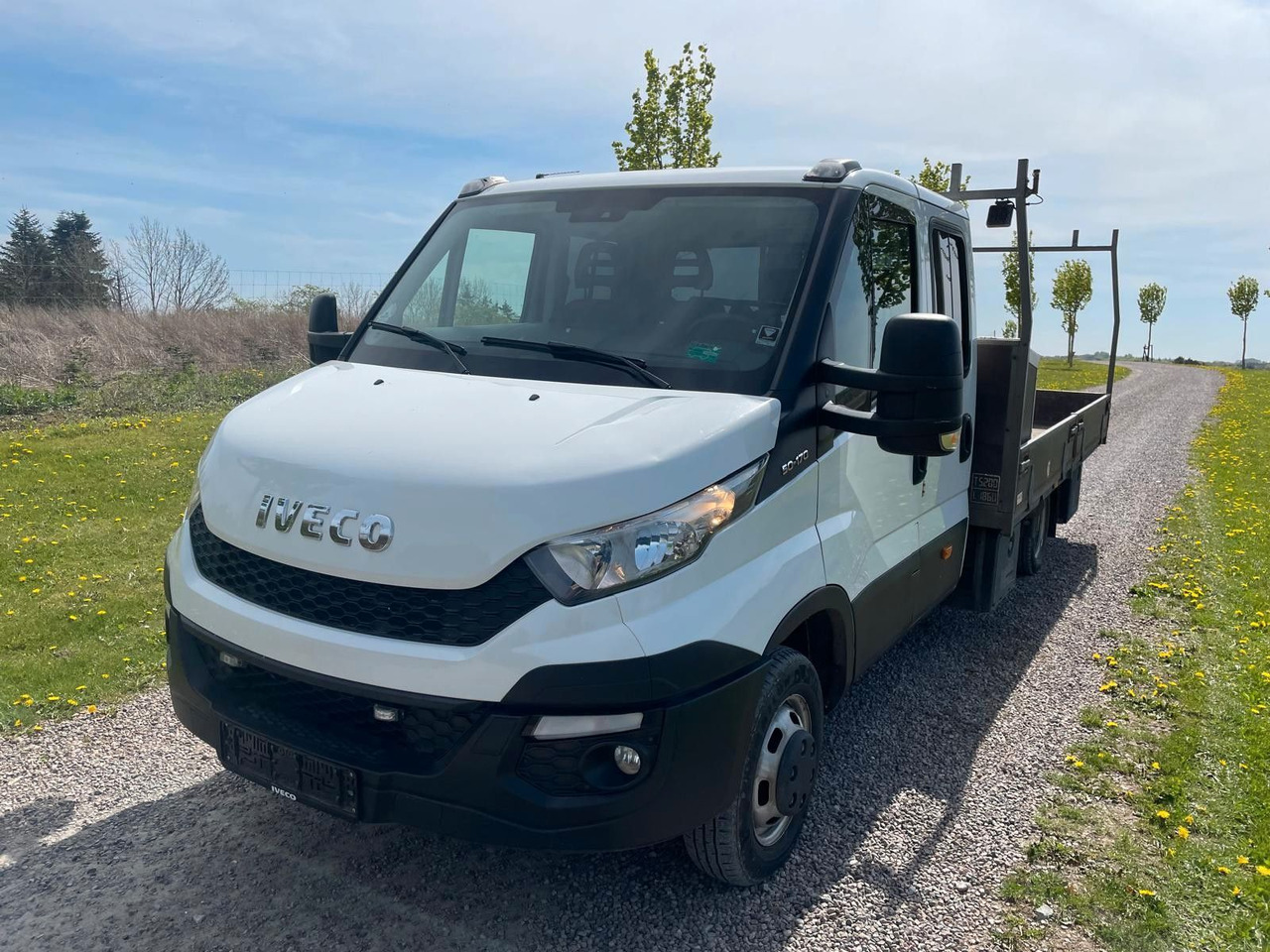 Iveco Daily 3.0 Fahrgestell Doppelkabine 50 C *Crane* - Fourgon plateau, Utilitaire double cabine: photos 3 Iveco Daily 3.0 Fahrgestell Doppelkabine 50 C *Crane* - Fourgon plateau, Utilitaire double cabine: photos 3