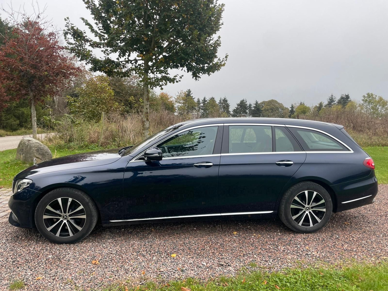 Mercedes-Benz E 220 T-Modell E 220 d *4Matic* - Voiture break: photos 2 Mercedes-Benz E 220 T-Modell E 220 d *4Matic* - Voiture break: photos 2