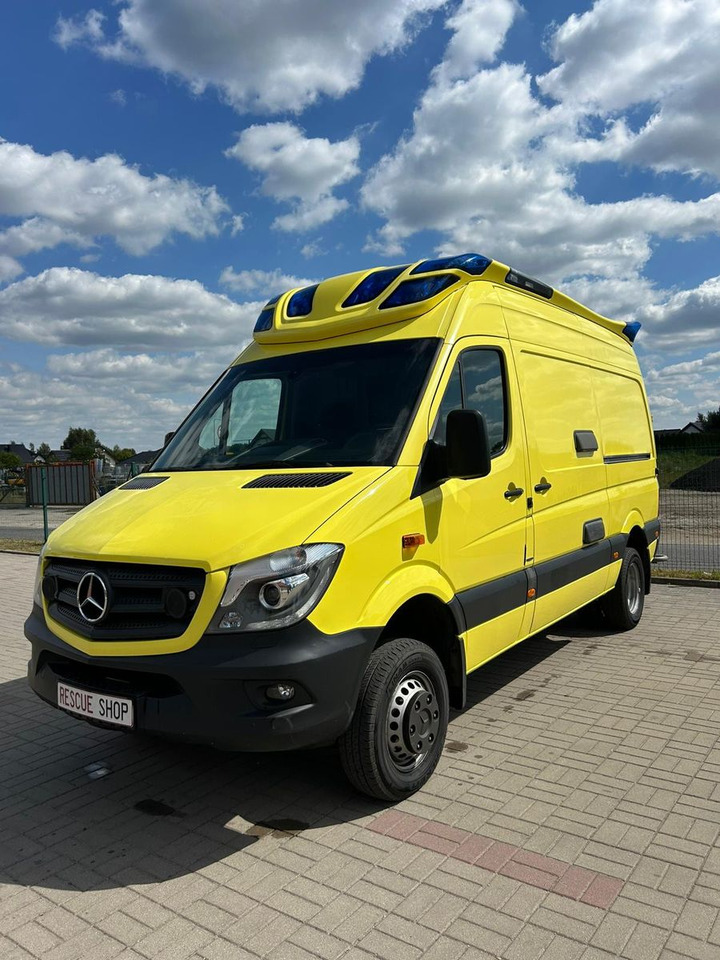 Mercedes-Benz Sprinter 519 CDI 4X4 **Ambulace** - Transport de personnes: photos 2 Mercedes-Benz Sprinter 519 CDI 4X4 **Ambulace** - Transport de personnes: photos 2