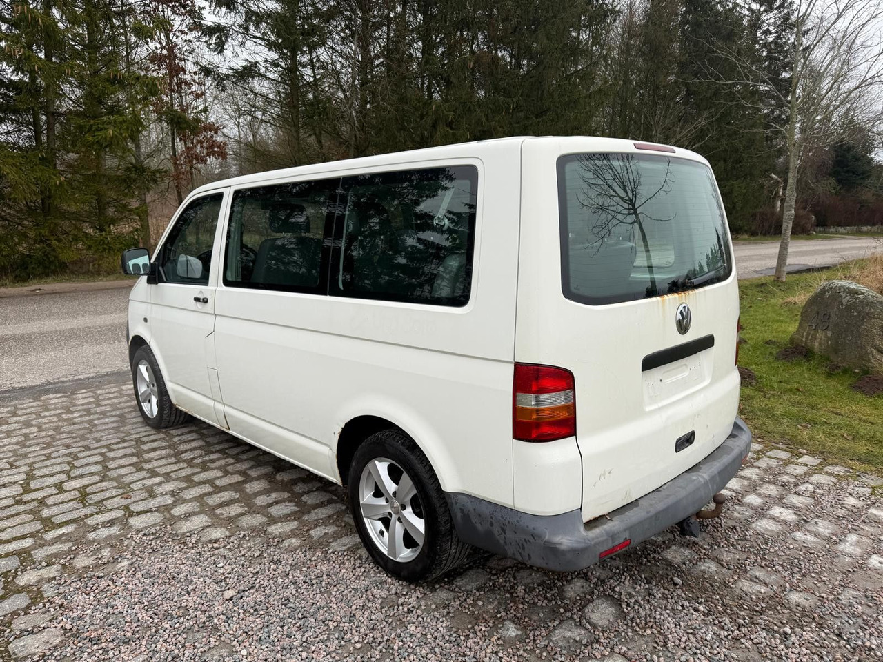 Volkswagen T5 Transporter 1.9 TDI *9 Sitze * 3900 € - Transport de personnes: photos 3 Volkswagen T5 Transporter 1.9 TDI *9 Sitze * 3900 € - Transport de personnes: photos 3