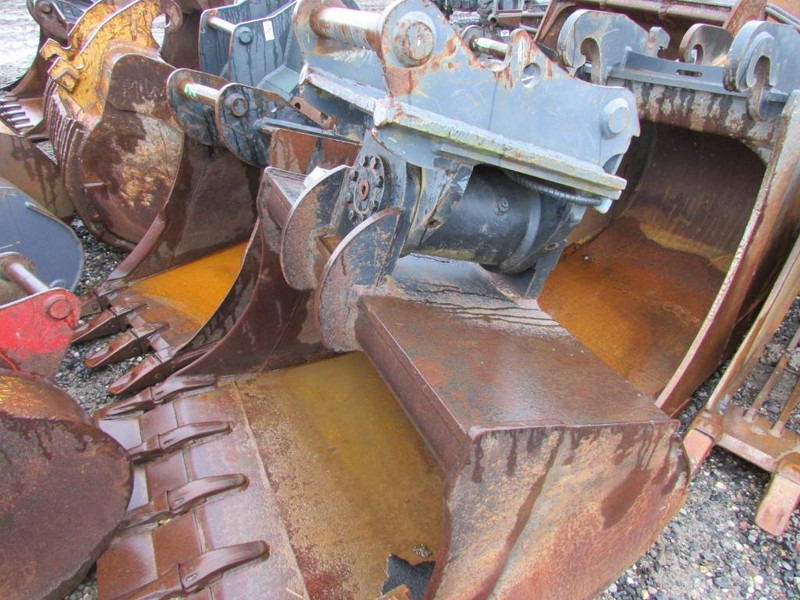 NSB E 160 Schwenktieflöffel 1400 mm OQ 65 / 7.500 - Accessoire pour Engins de chantier: photos 2 NSB E 160 Schwenktieflöffel 1400 mm OQ 65 / 7.500 - Accessoire pour Engins de chantier: photos 2